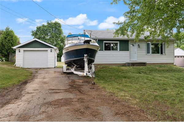8472 TWENTY Road E, Hamilton