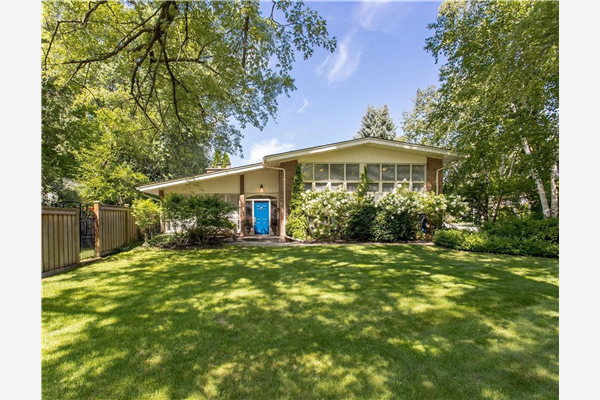 675 NORTH SHORE Boulevard E, Burlington