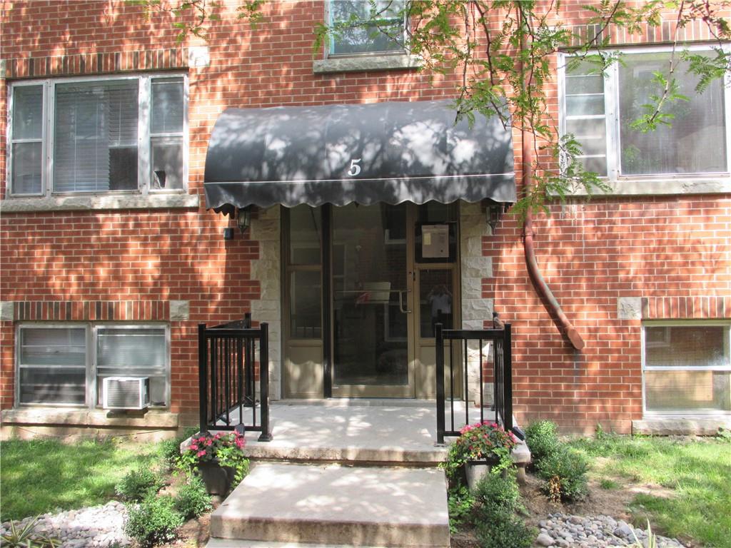 5 Applewood Avenue|Unit #4