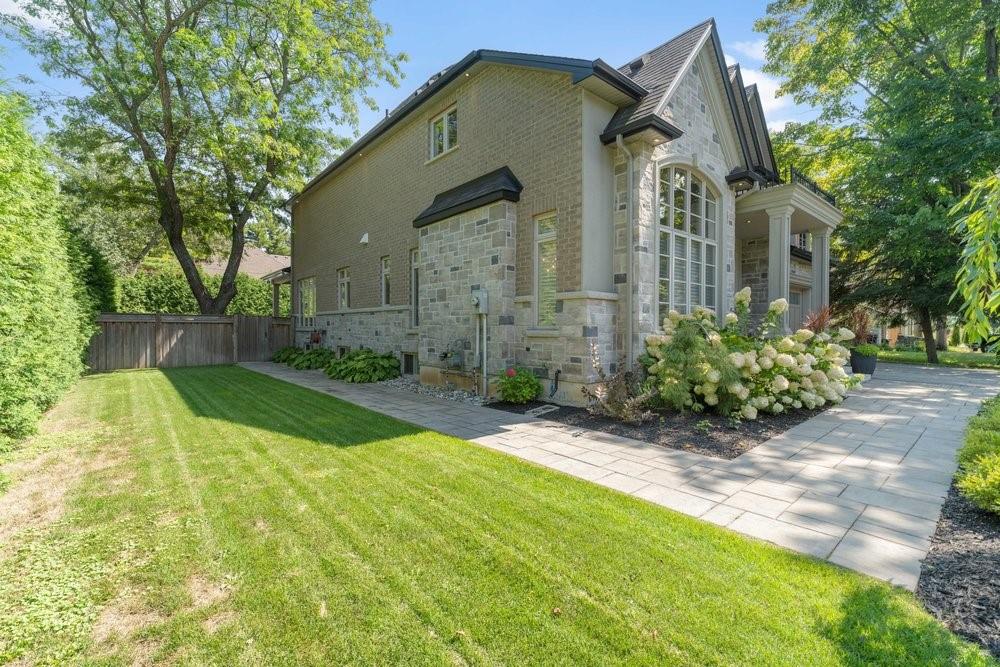 113 LLOYMINN Avenue