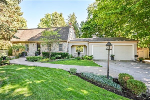 194 WILSON Street E, Ancaster