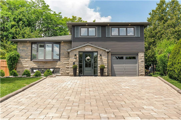 1499 Clinton Court, Burlington