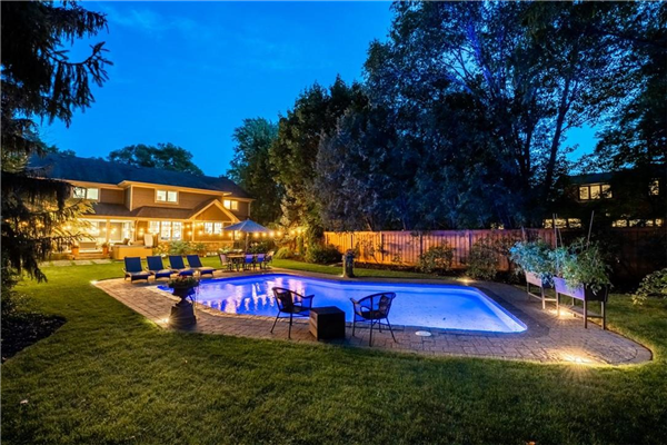 3011 Lakeshore Road, Burlington