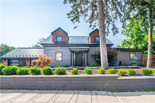 676 Bayshore Boulevard, Burlington