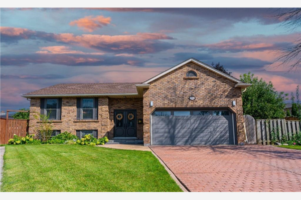 24 FARMINGDALE Crescent, Stoney Creek
