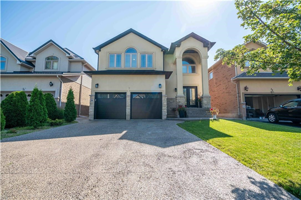 32 ERIKA Crescent, Hamilton