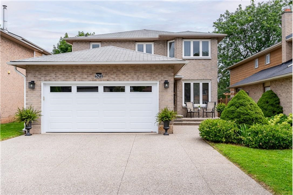 521 Deerhurst Drive, Burlington