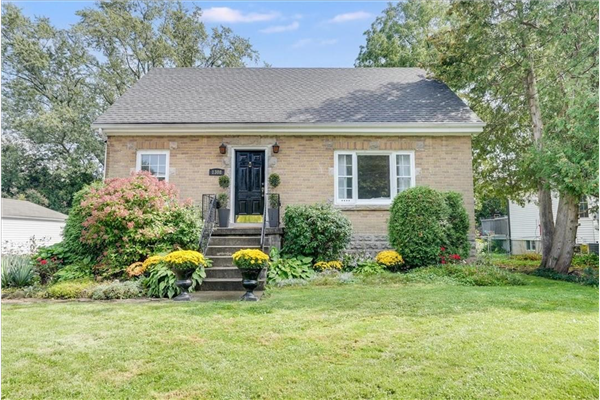 1308 RICHMOND Road, Burlington