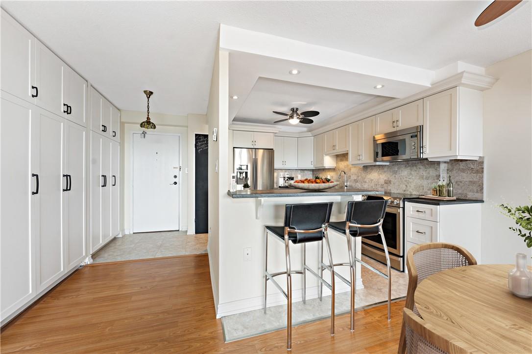 28 ROBINSON Street N|Unit #403