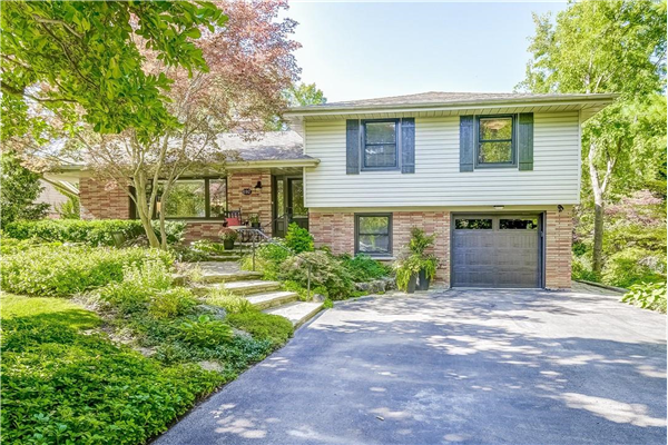692 COURTLAND Place, Burlington
