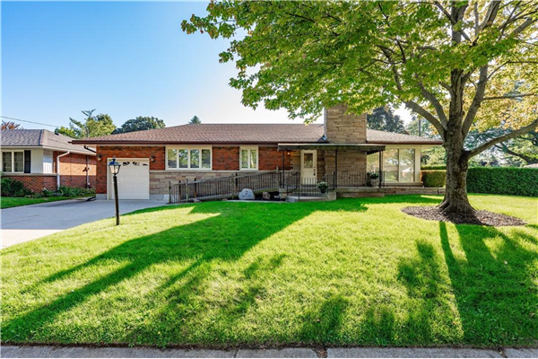 2 Rita Street, Dundas