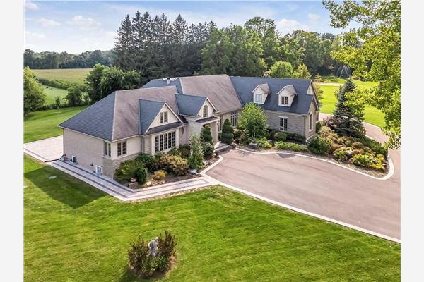 22 SPENCERCREEK Drive, Dundas