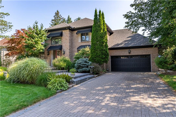 9 Golfdale Place, Ancaster