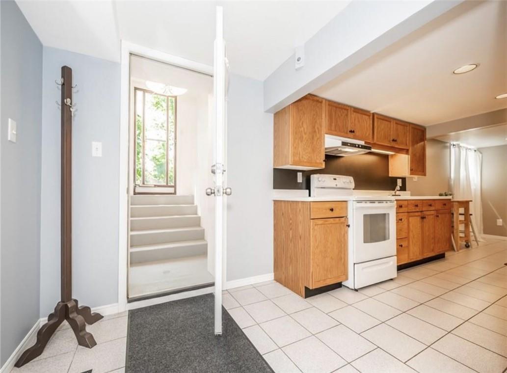 LOWER - 284 Wilson Street W