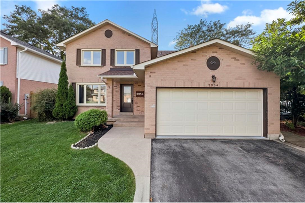 2054 HUNTERS WOOD Drive, Burlington