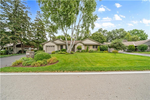 903 FALCON Boulevard, Burlington
