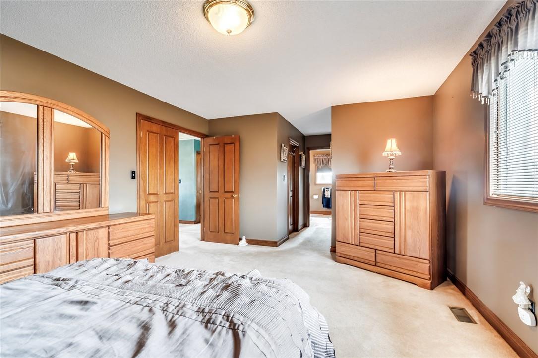 9 SUGARBERRY Court