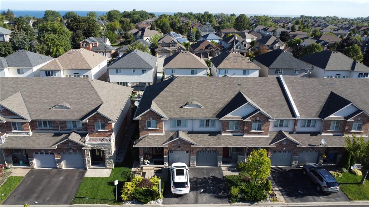 60 MARINA POINT Crescent