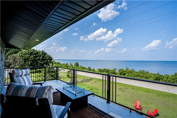 755 Beach Boulevard, Hamilton