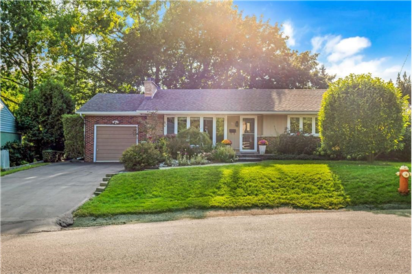 980 Glen Acres Court, Burlington