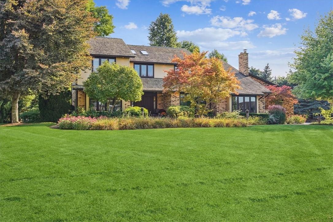 8 Lochside Drive