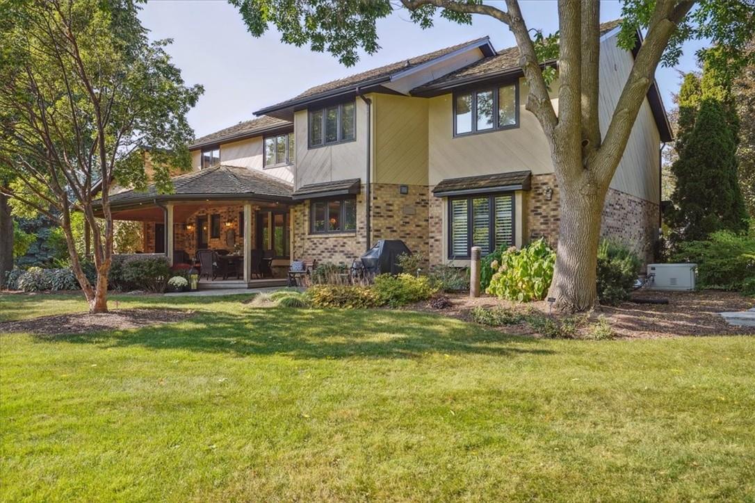 8 Lochside Drive
