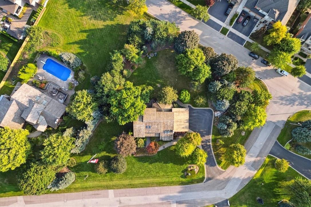 8 Lochside Drive