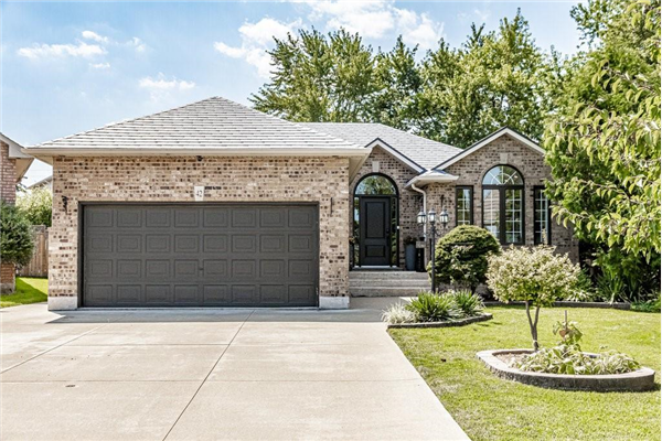 42 Naples Boulevard, Hamilton