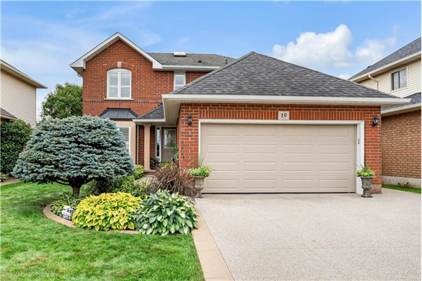 19 Falconridge Drive, Hamilton