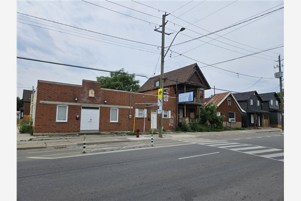386-390-392 Cannon Street E, Hamilton