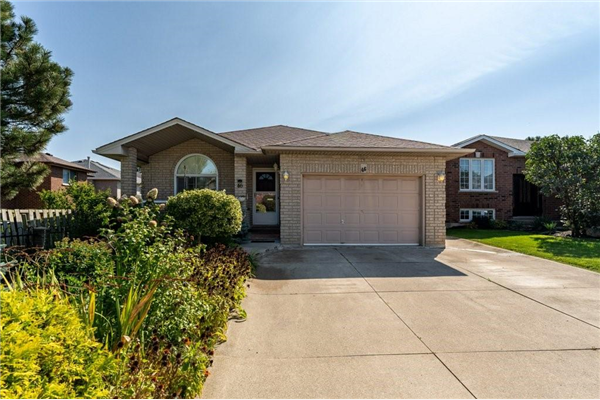 46 REPUBLIC Avenue, Hamilton
