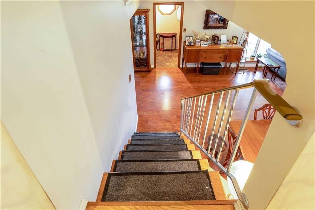183 MAIN Street S