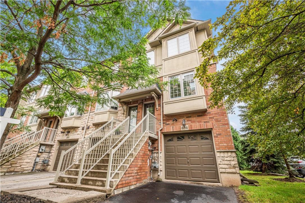 694 Summers Common, Burlington