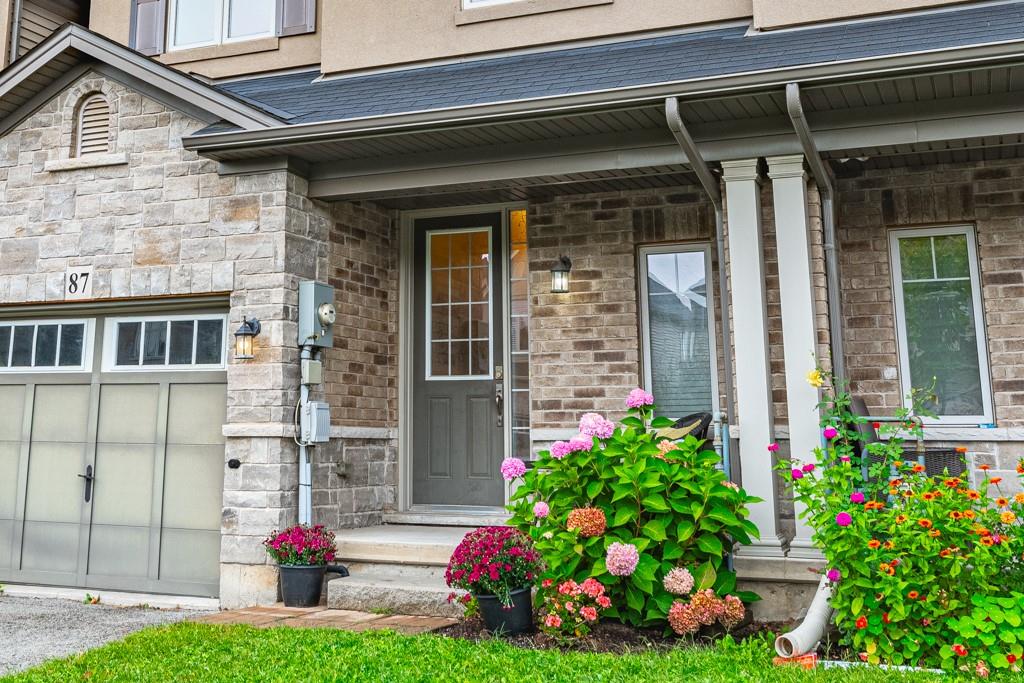 87 SEXTON Crescent