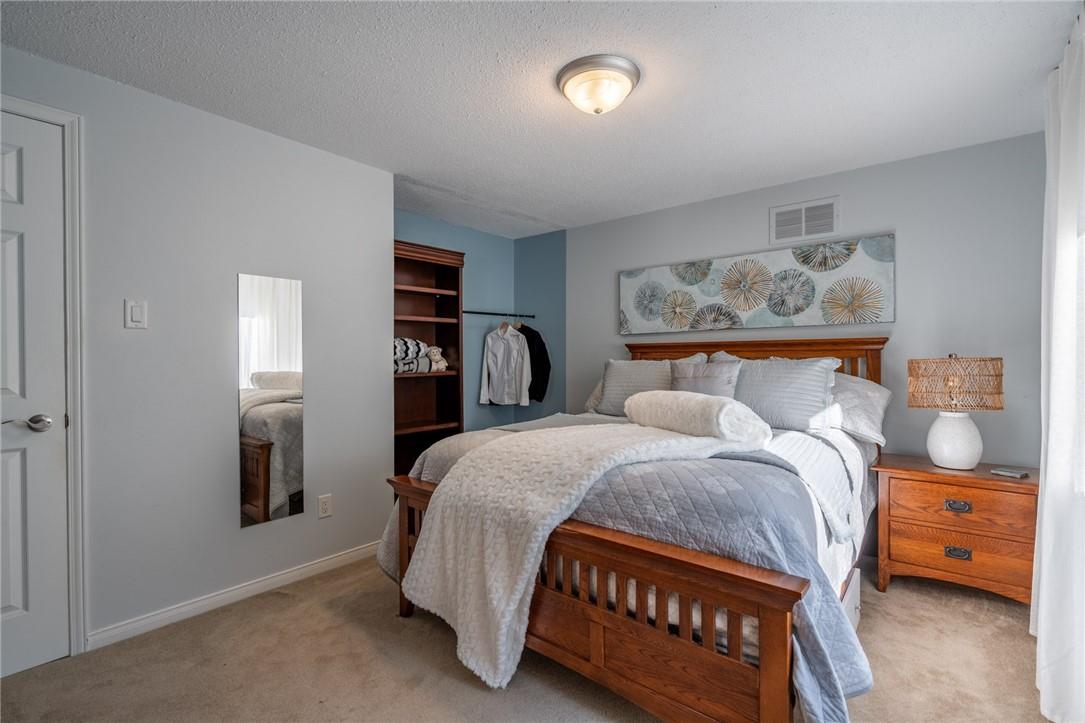 10 RAVINE Drive