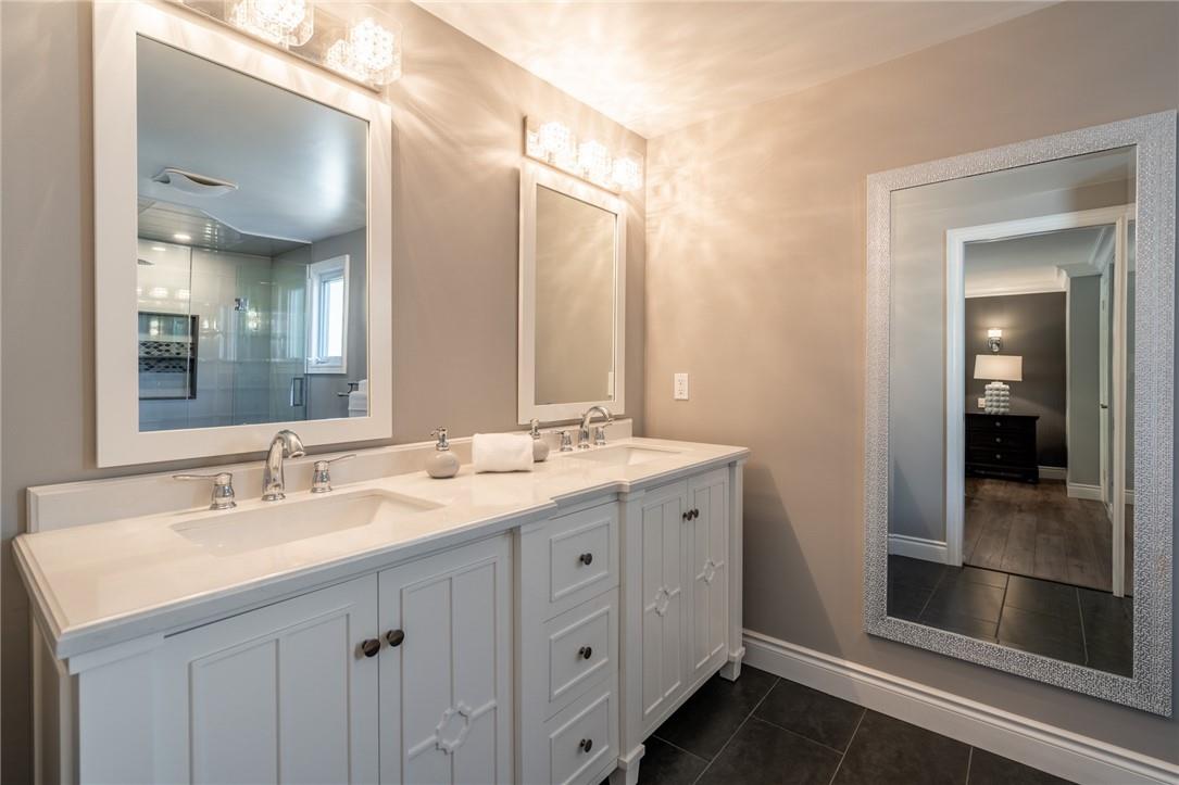 10 RAVINE Drive