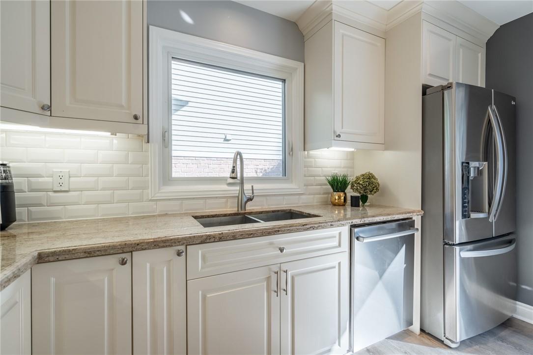 10 RAVINE Drive