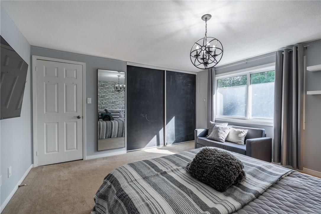 10 RAVINE Drive