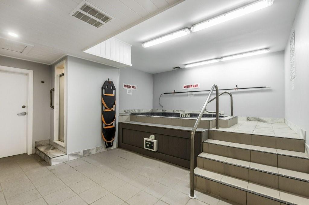 500 Green Road|Unit #704