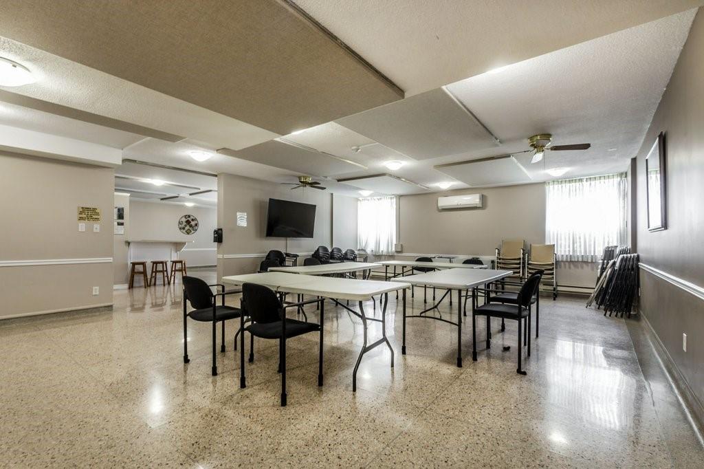 500 Green Road|Unit #704