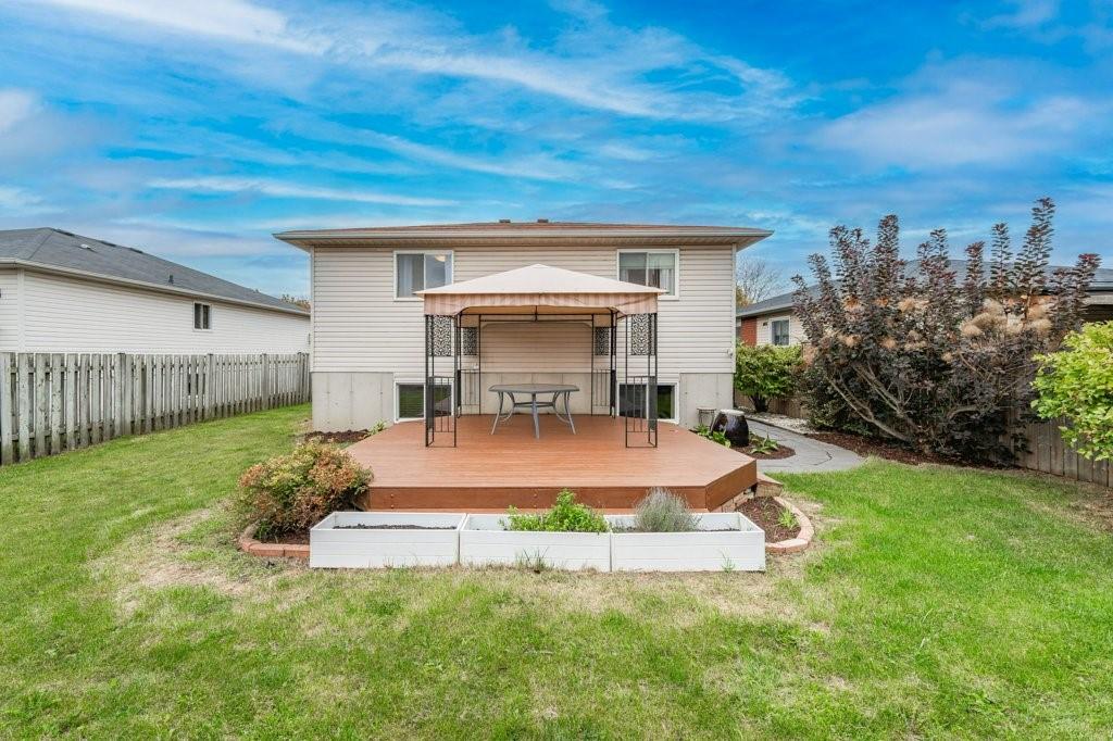 6 Foxmeadow Drive