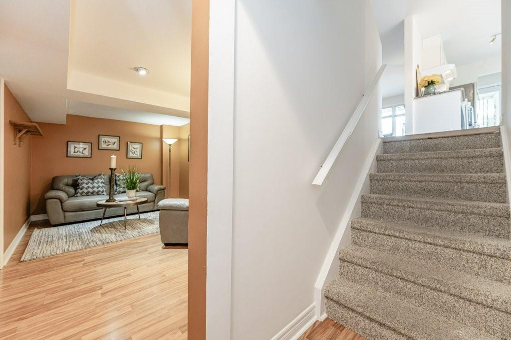 6 Foxmeadow Drive