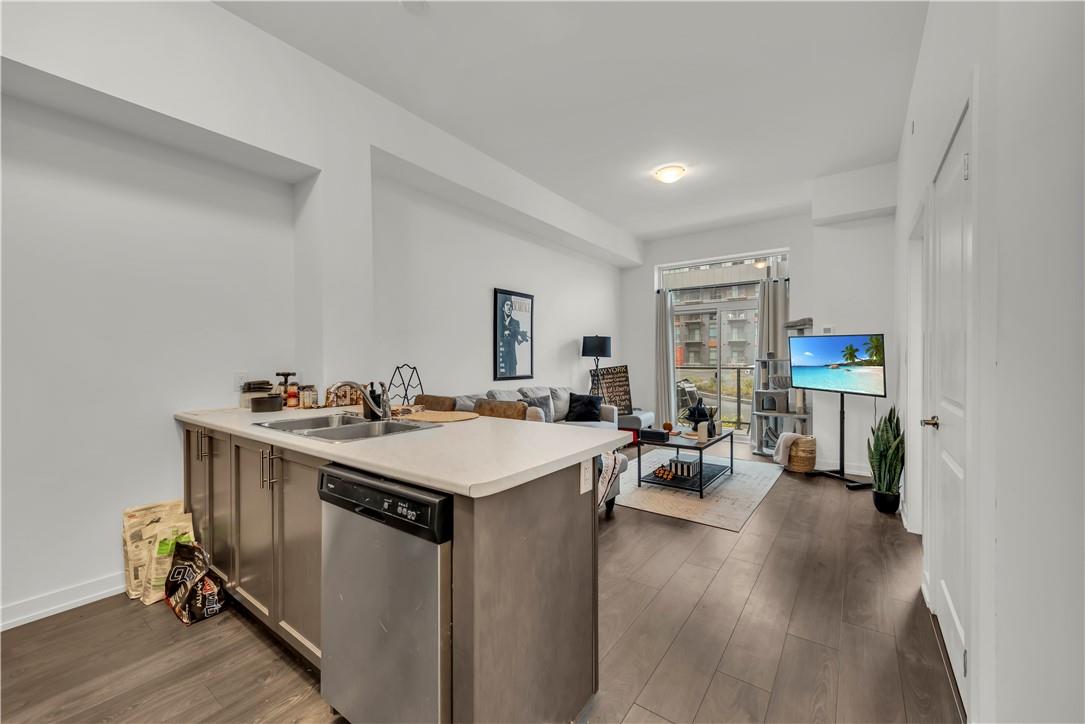 450 DUNDAS Street E|Unit #114