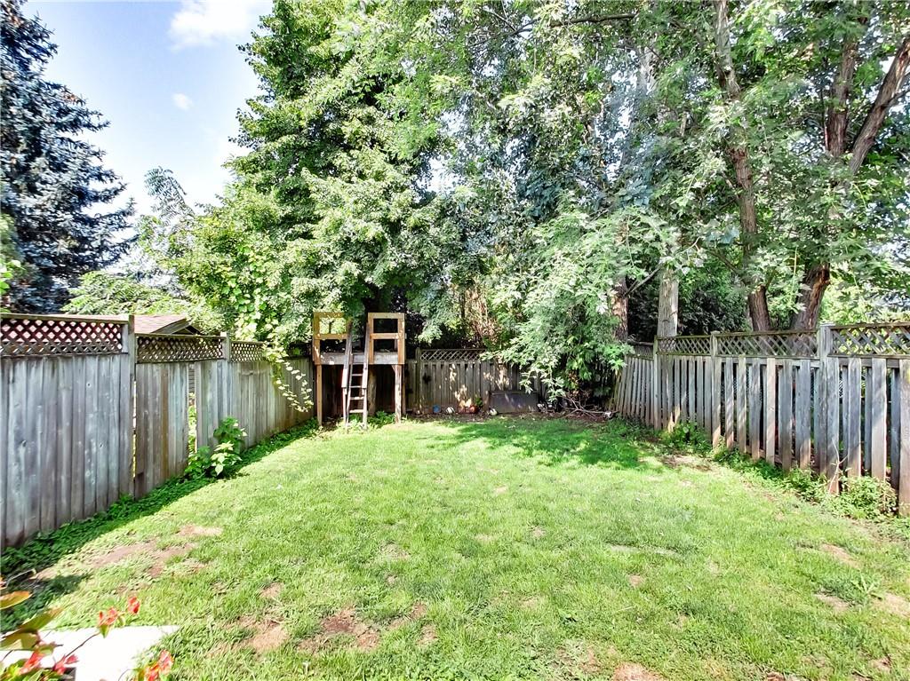 22 HEDGELAWN Drive