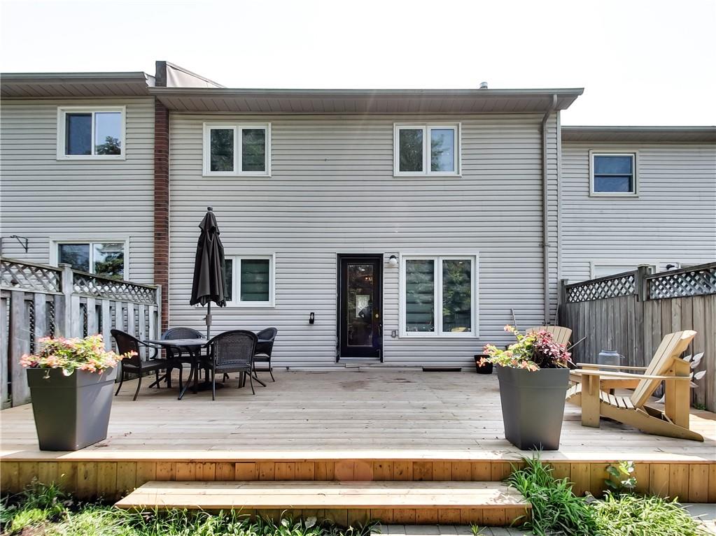 22 HEDGELAWN Drive