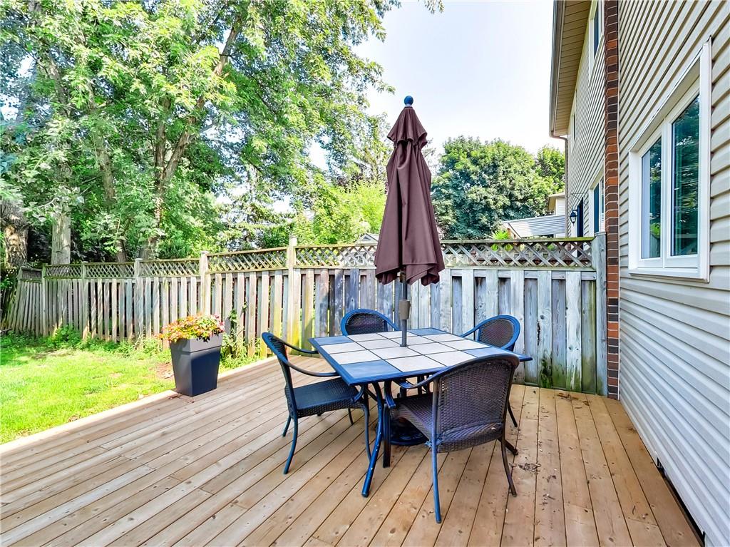 22 HEDGELAWN Drive