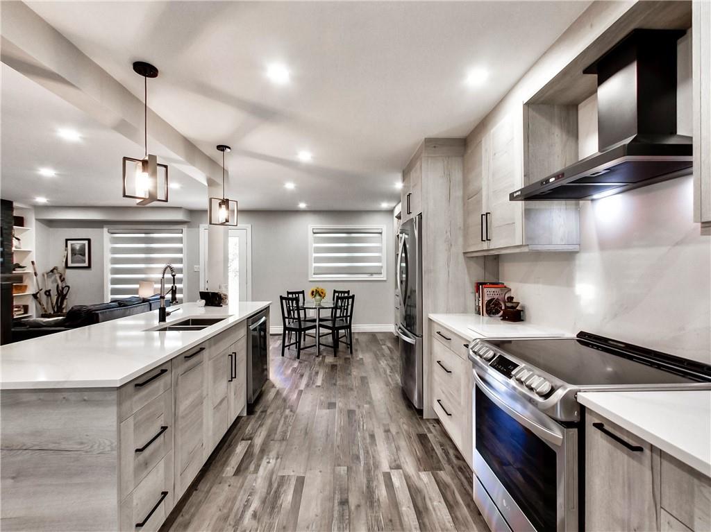 22 HEDGELAWN Drive