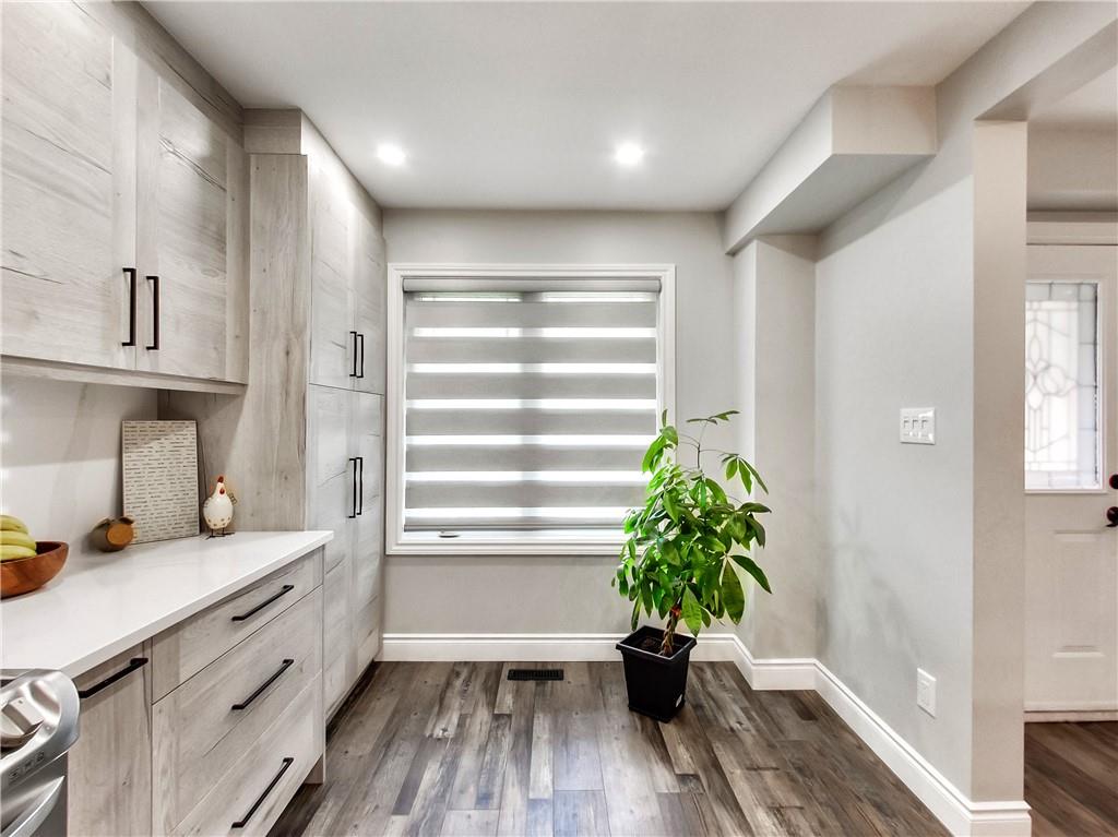 22 HEDGELAWN Drive