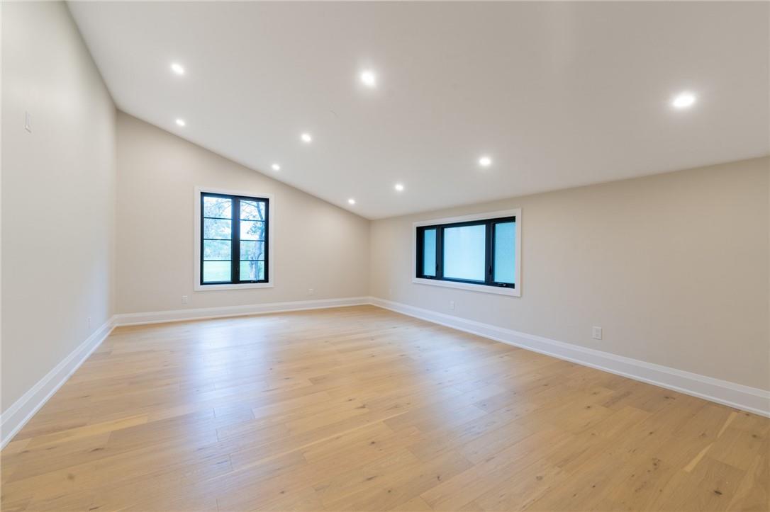 40 Ridge Road W