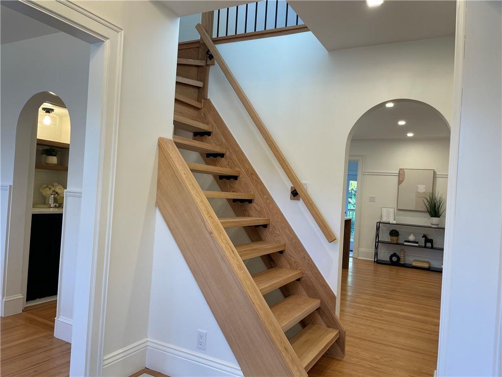 111 LAKE AVENUE Drive